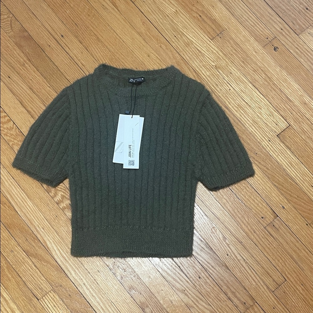 Zara cropped sweater size small NWT